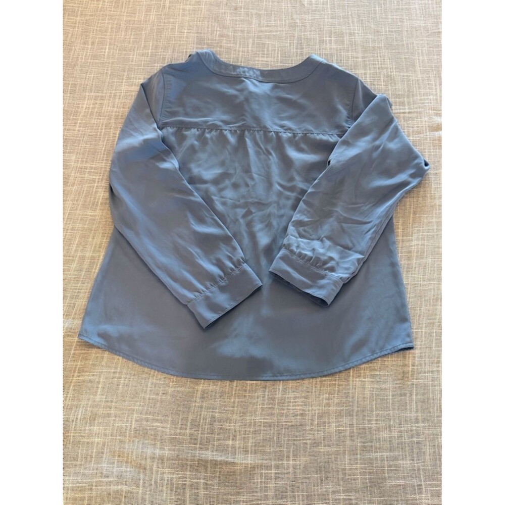 Chico’s Blue Blouse Size 1 Medium Long Sleeve Button Detail Top - Picture 4 of 7